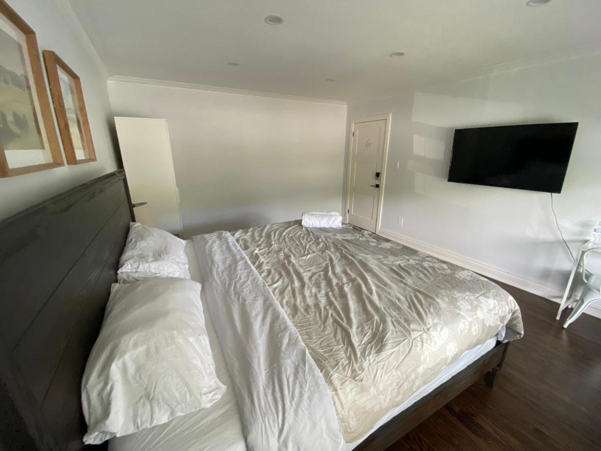 Yonge And Finch Subway !L Spacious & Bright Private Bedroom With Shared Amenties Toronto Buitenkant foto