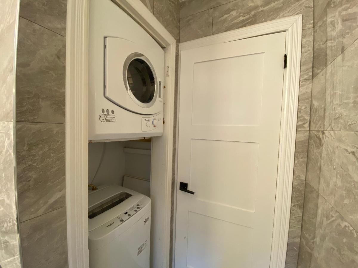 Yonge And Finch Subway !L Spacious & Bright Private Bedroom With Shared Amenties Toronto Buitenkant foto