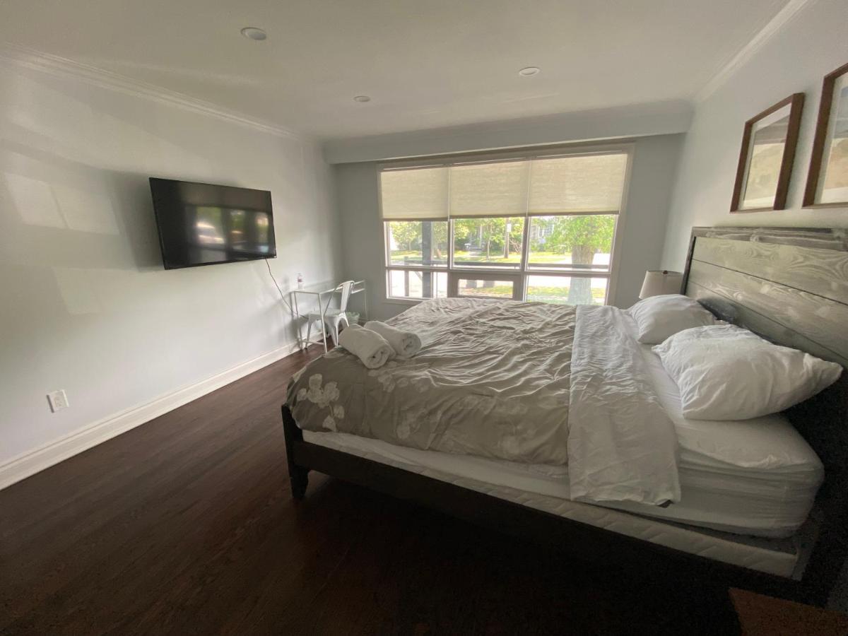 Yonge And Finch Subway !L Spacious & Bright Private Bedroom With Shared Amenties Toronto Buitenkant foto