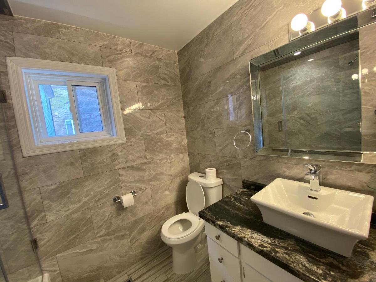 Yonge And Finch Subway !L Spacious & Bright Private Bedroom With Shared Amenties Toronto Buitenkant foto